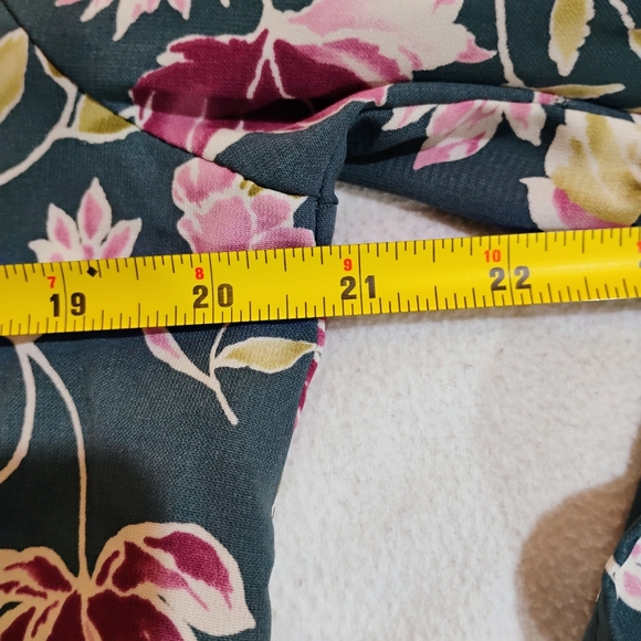 Lulu's Floral Blouse in Pink and Green - Picture 6 of 7